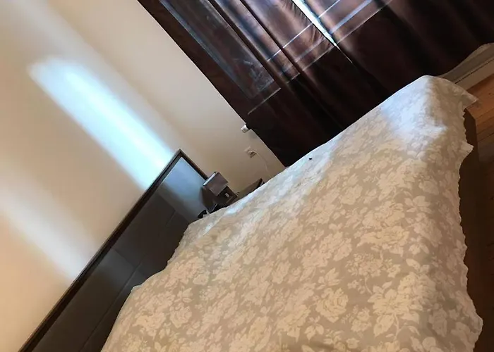 Close To Center *
